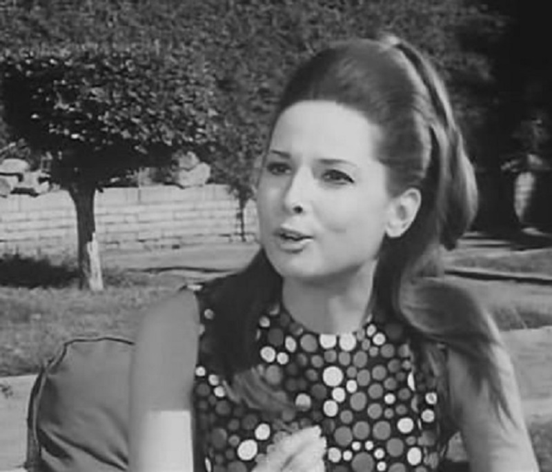 بالصورة: الفنانة مديحة سالم في حالة حرجة ودلال عبد العزيز تطلب الدعاء لها